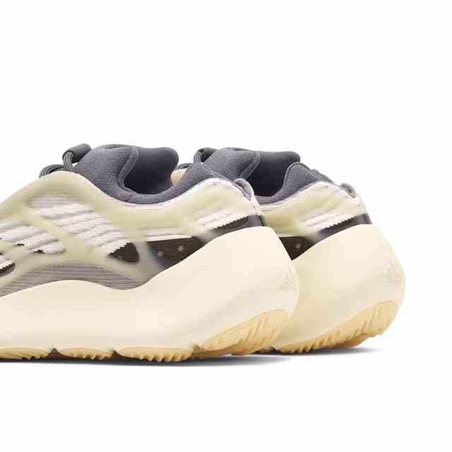 Yeezy 700 V3 Fade Salt - Imagem 3