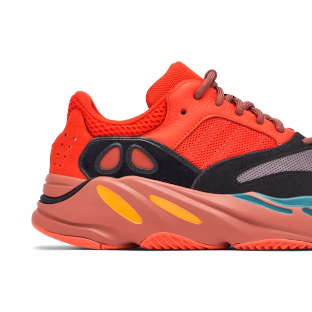 Yeezy Boost 700 Hi-Res Red - Imagem 4